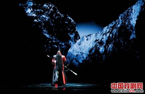 新京剧《霸王别姬》一场华丽的演出