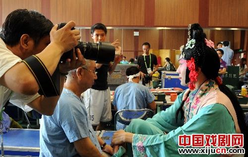 京剧后台有乾坤