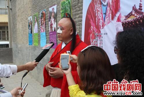 戏曲电影《憨憨公子扳倒爹》