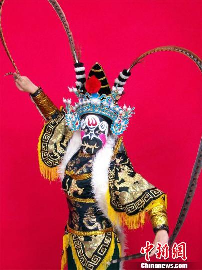 80后&ldquo;耍牙&rdquo;传人：口含十颗獠牙传承绝技