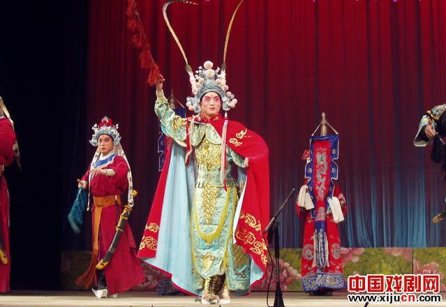 宋怀山、卞水力等洛阳豫剧团演出《花打朝》