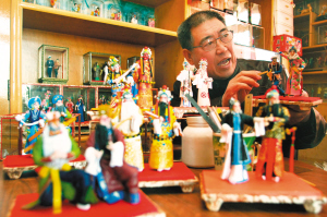 民间艺人赵连生制作京剧面人迎新年