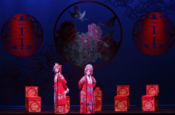 【名团 名家 名剧】以花为媒，拥抱评剧