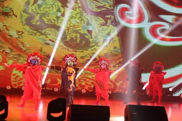 北京市顺义区建新小学川剧变脸社团