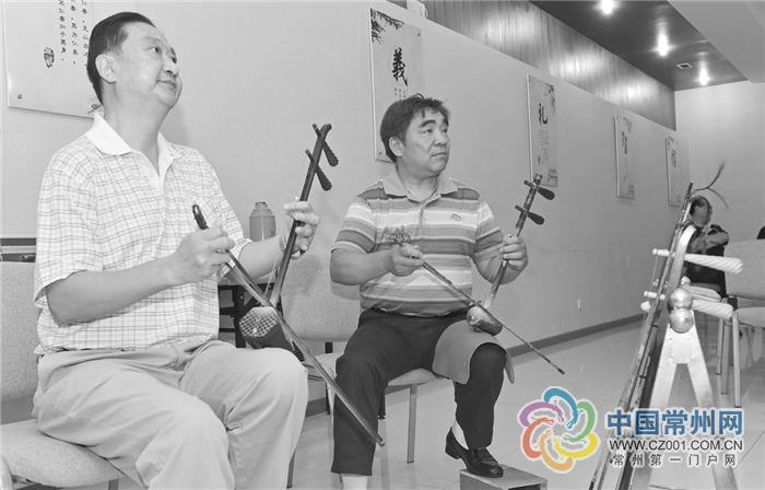 同济桥社区国韵京剧艺术协会会长张志强 自掏几十万赞助协会发展