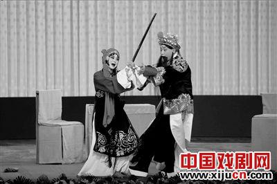 大段精彩的男女对唱戏，让现场观众过足戏瘾