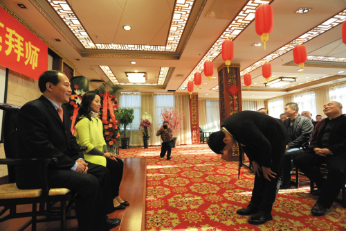 国家京剧院鼓师苏广忠收大连京剧院优秀青年鼓师唐亮为他的第五位弟子