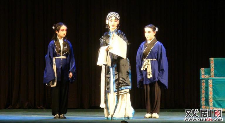 北戏地方戏曲系演出评剧《秦香莲》观众大赞