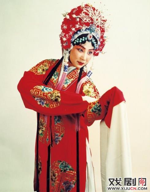 章兰《三上轿》饰演崔金定