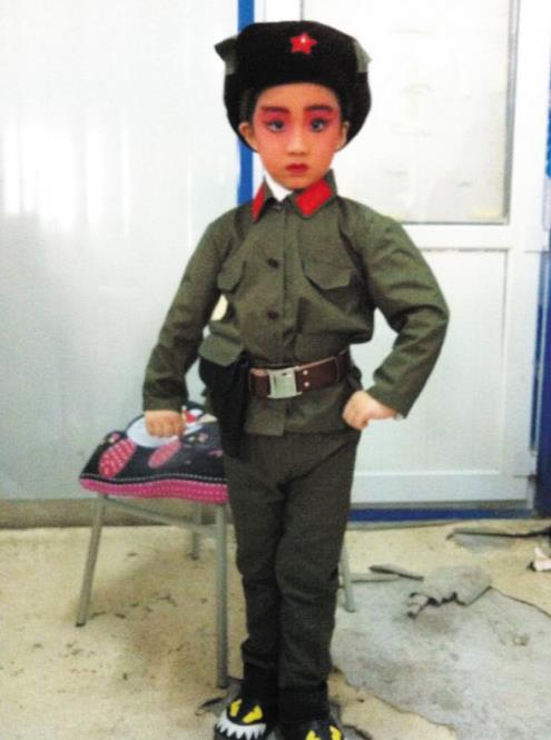 大连5岁半男孩于辛丞荣获京剧组、主持人组金奖