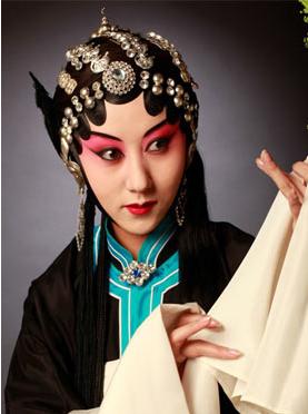 4月15日翟墨领衔演出京剧《金龟记》