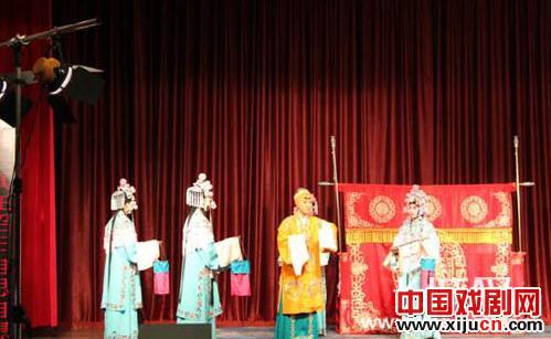 天津艺术职业学院戏剧系2006级京剧班90多名演职人员来南皮进行专场演出
