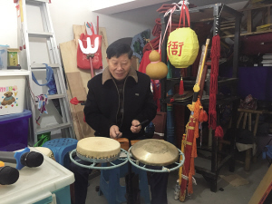 76岁的成子法自费组建越剧团