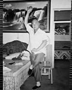 王银娃在家练架势