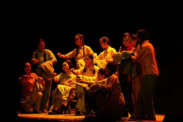 豫剧《戈壁母亲》长安大戏院演出