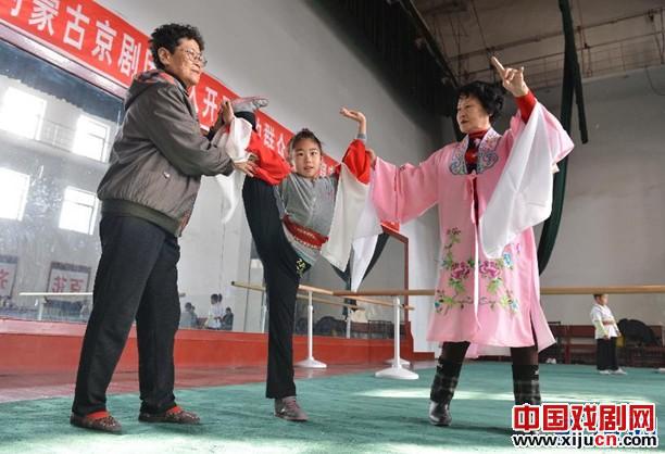 &ldquo;蒙派京剧&rdquo;成为内蒙古京剧舞台上的一朵艺术之花