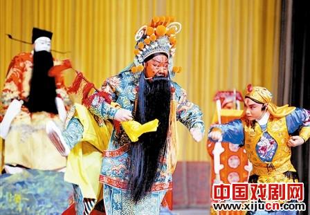 京剧武生名家董玉杰因病离开舞台四年后重返梨园演关公