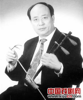 京剧琴师：李慕良