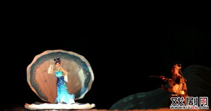 豫剧《海的女儿》