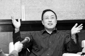 李宝春：由于近年来物价飞涨，我们几乎已经请不起什么名团名角了