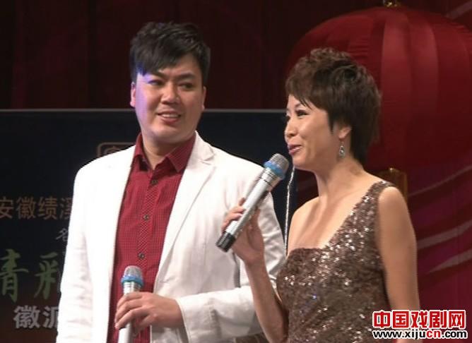 小香玉率河南&ldquo;梨园春&rdquo;的获奖者擂主献艺&ldquo;魅力中原&rdquo;晚会