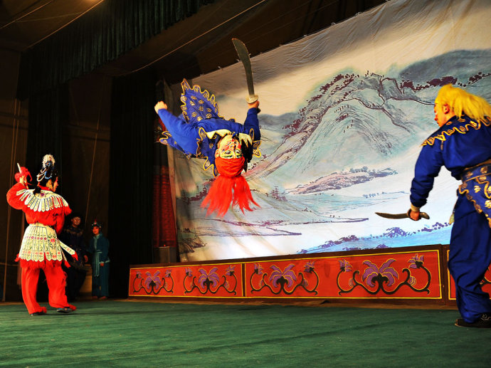 石家庄市评剧团一团下乡演出评剧《红珠女》剧照