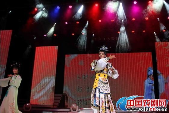 新加坡越剧戏迷来通演出