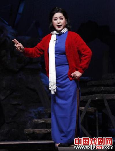 由沪上首家民营京剧团团长周燕萍领衔的多媒体音乐京剧《涅槃之夜》周五上演