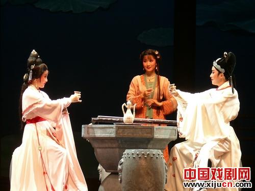 浙江小百花越剧团演出越剧《陆游与唐琬》