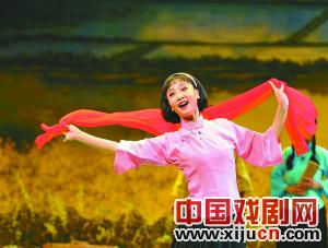 浪漫京剧大戏《飘逸的红纱巾》