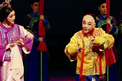 杭越大戏《鹿鼎记》精彩上演