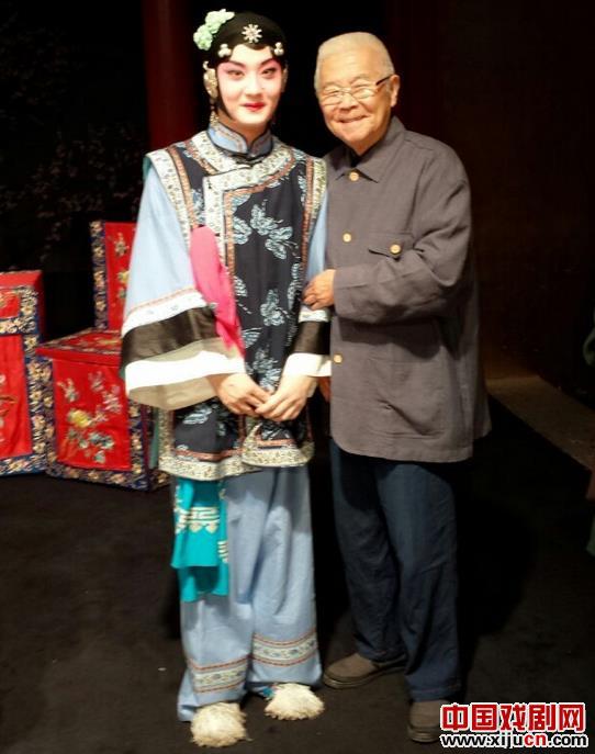 刘冰与京剧名家钮镖