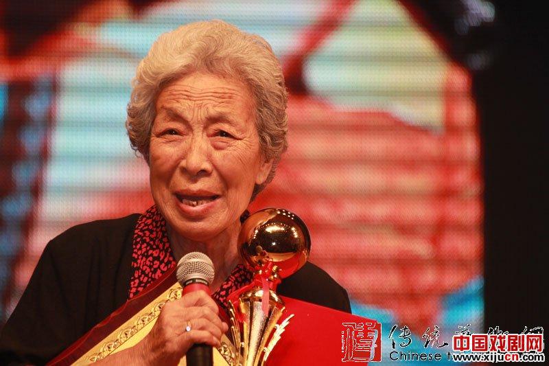 筱紫玉.jpg 筱紫玉.jpg