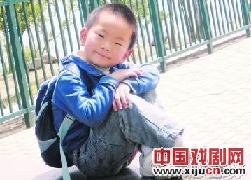 四岁儿子迷上了京剧