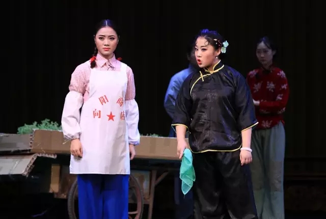 评剧《向阳商店》