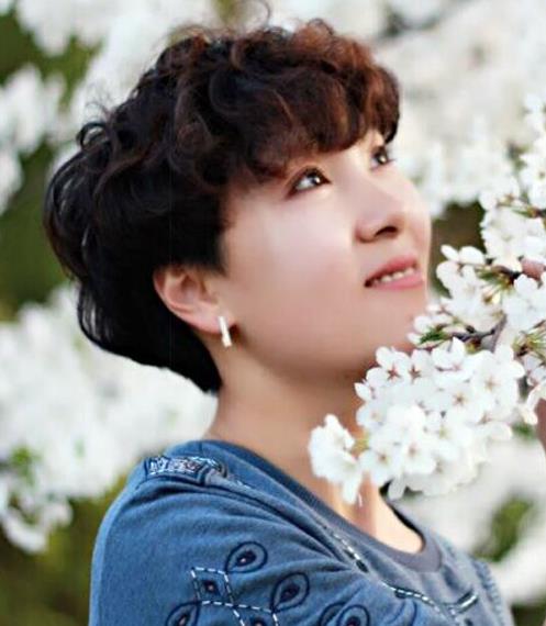 浙江越剧团演员：裘锦媛