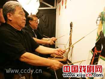 皮影京剧《灯官油流鬼》北京上演
