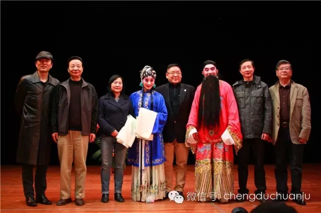 川剧《马前泼水》