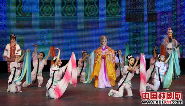 北京市西城区小百花越剧团原创越剧《黄道婆》第一次带妆彩排