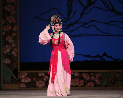 传统经典花旦大戏《春草闯堂》清新上演