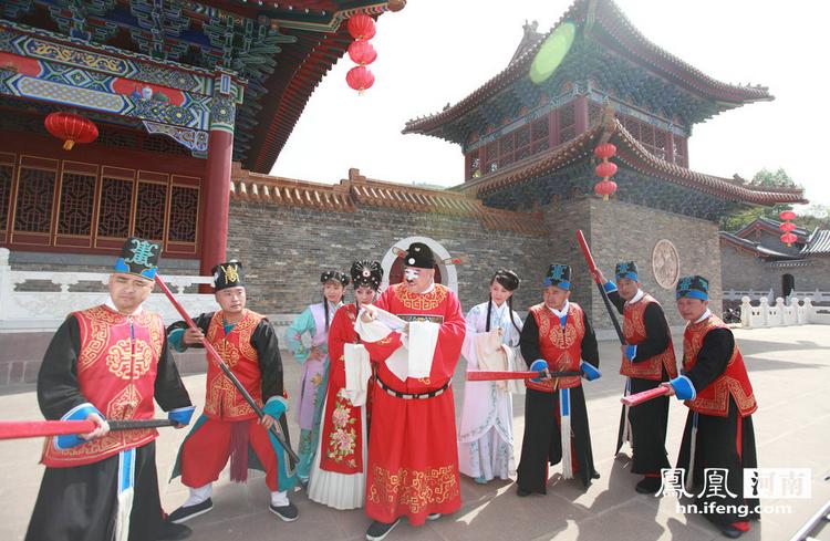 豫剧电影《七品知县进道观》郑州首映获好评