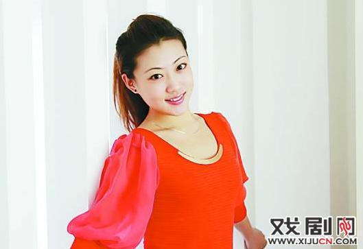 以京剧&ldquo;胎教&rdquo;长大的90后&ldquo;老旦&rdquo;李佳 三代人同是老旦演员