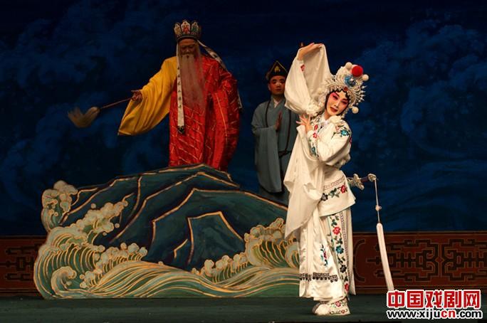 神话贺岁京剧《雷峰塔》