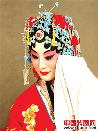 张火丁潜心三年制作的最新专辑《程腔张韵张火丁京剧经典唱段典藏》CD限量发行3000套