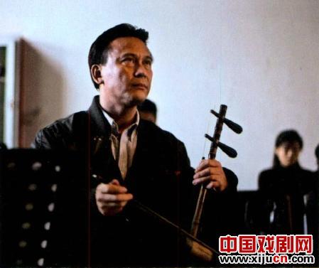 京剧琴师赵旭：行云流水弦上功夫