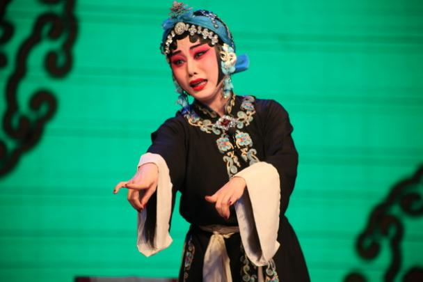张欢演出京剧《痴梦》