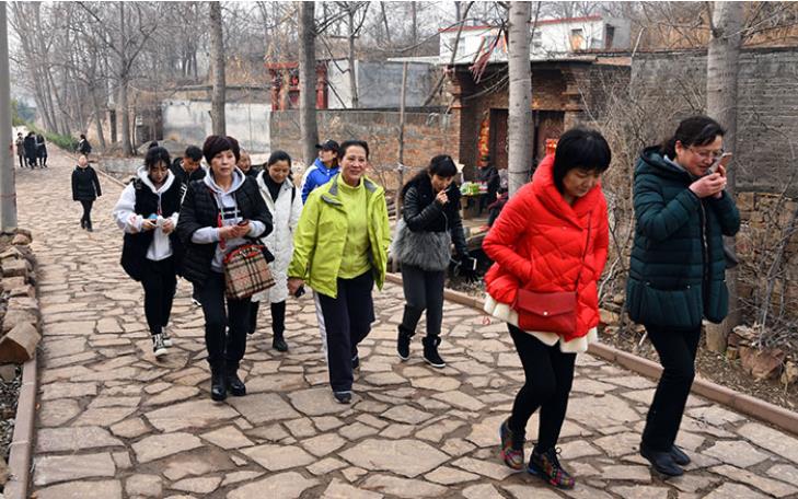 豫剧院走进红色教育基地