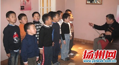 琴票刘言思为京剧发挥余热