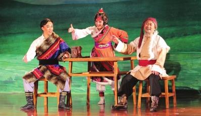 甘肃省京剧院创排的京剧《草原曼巴》开展文化扶贫