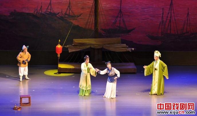 中秋之夜 观看越剧演出《黄道婆》